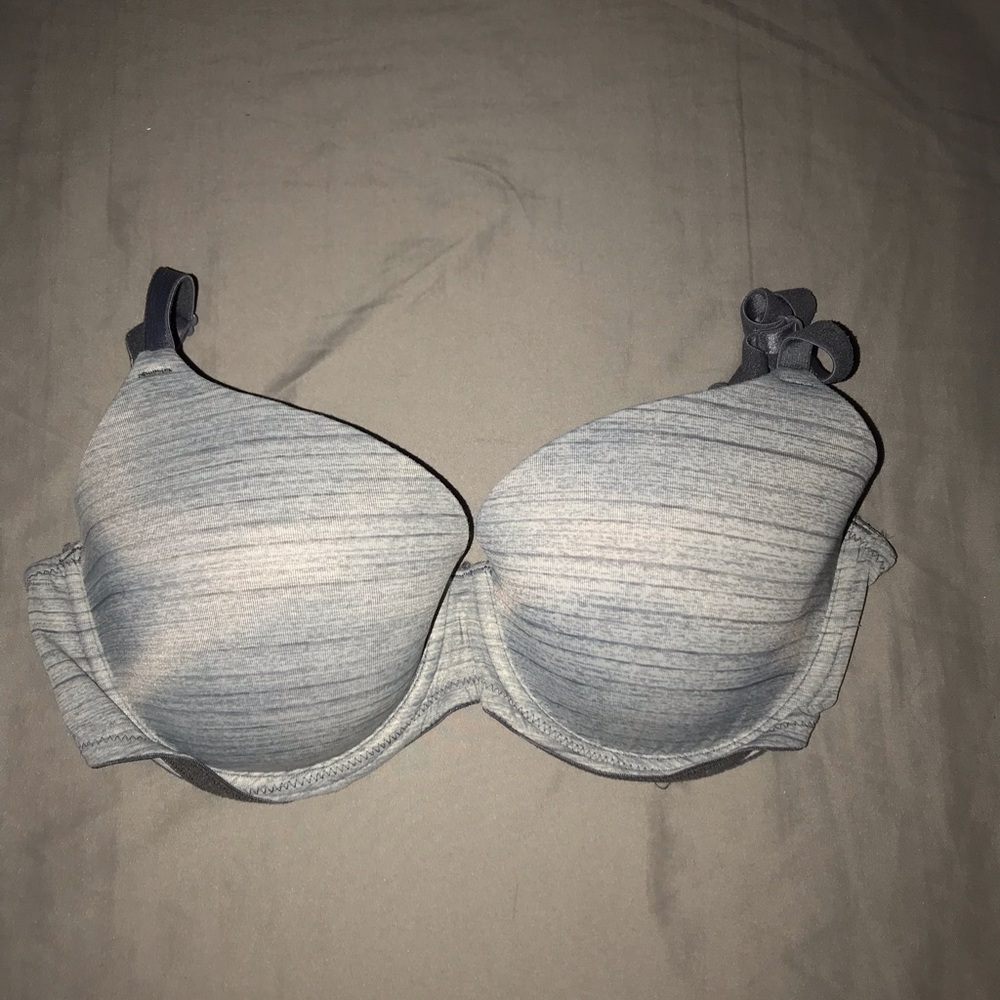 VICTORIAS SECRET/PINK BRA